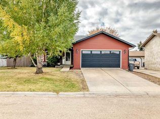 5223 N 56th Ave, Eckville, AB T0M0X0