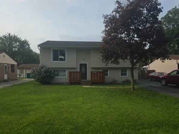 26321 Judy Cir, Brownstown, MI 48174
