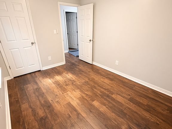 3rd image of 8808 Valley Hill Ct