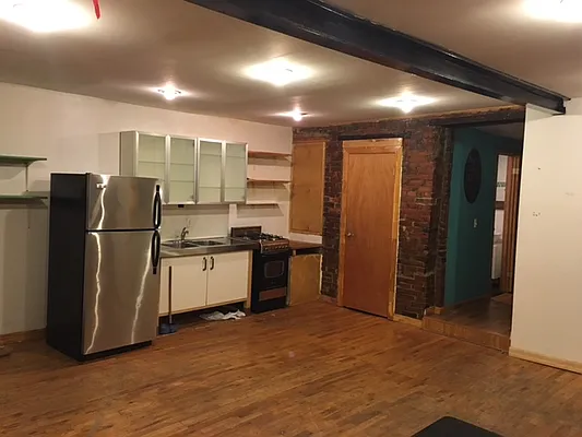 Rented by Premier Metro Realty Corp | media 26