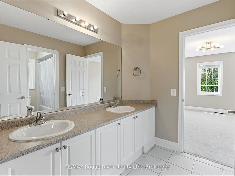 138 Kersey Cres — Photo 32