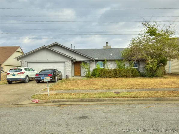 12123 E 36th St, Tulsa, OK 74146