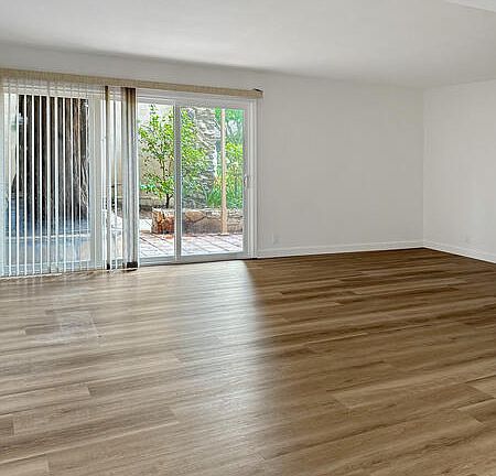 4th image of 5740 Encina Rd Unit 3