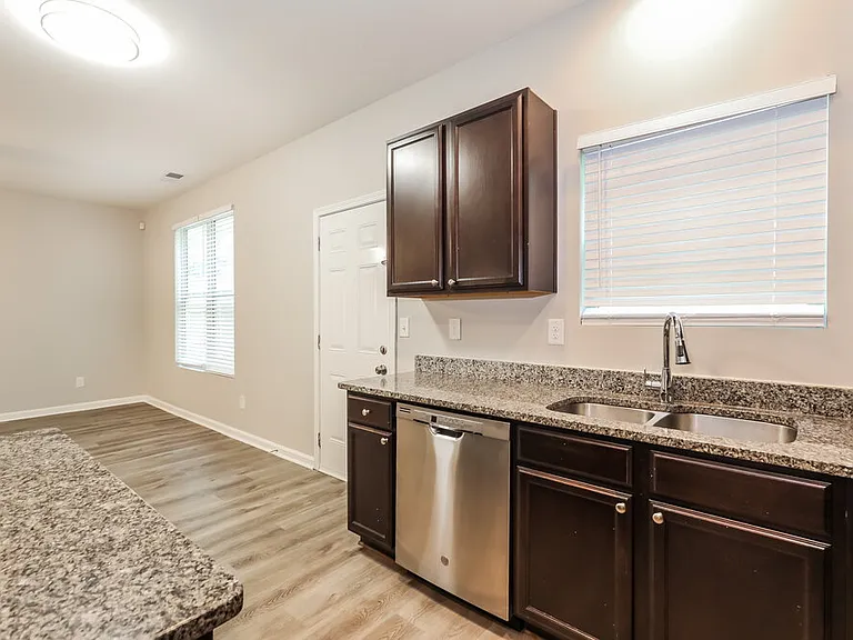 6596 Woodwell Dr — Photo 7