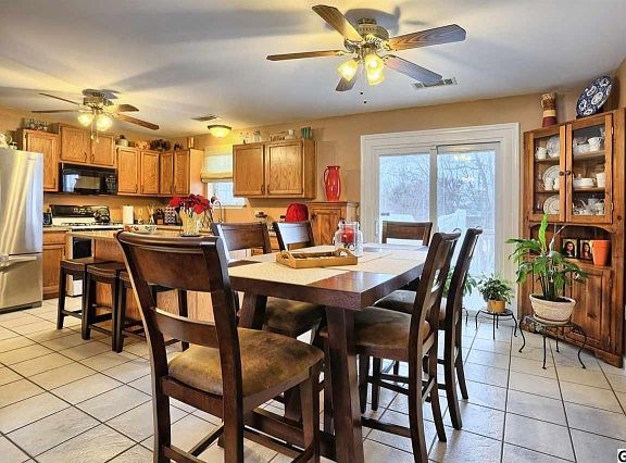 3rd image of 11 Stillwater Cir