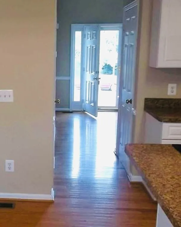 4 bed, 2700 sqft, $3,300 — Photo 4