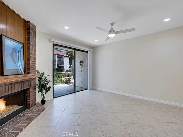 319 Molokai Dr — Photo 10