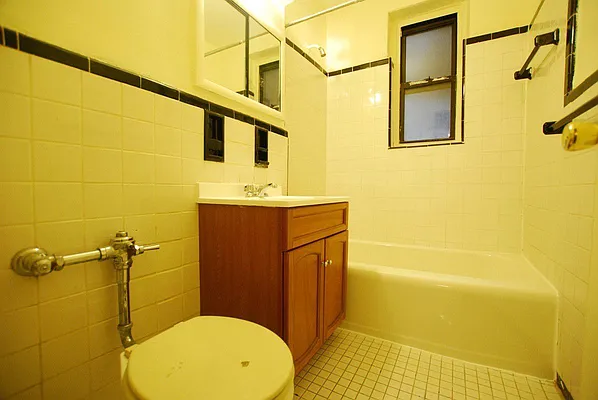 Rented by U2Apartment LLC | media 24