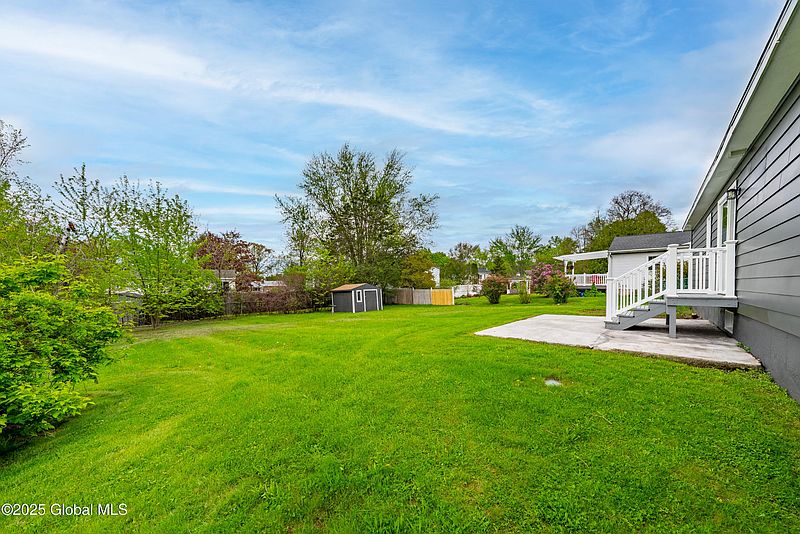 4th image of 8 Jennell Drive