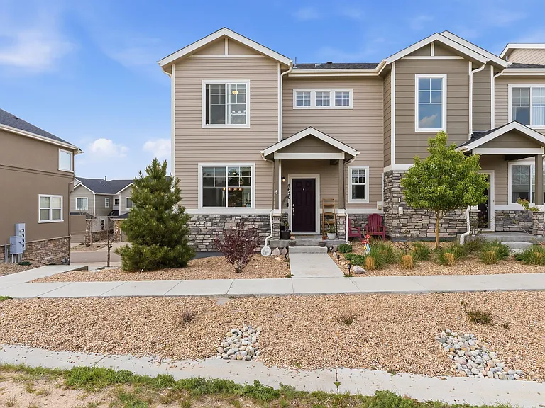 5620 Canyon View Dr — Photo 2