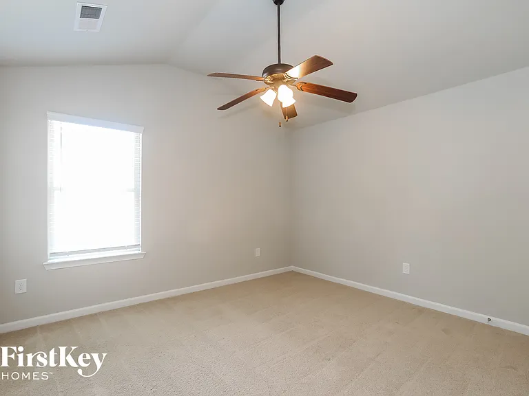 727 Hot Springs Trl — Photo 10
