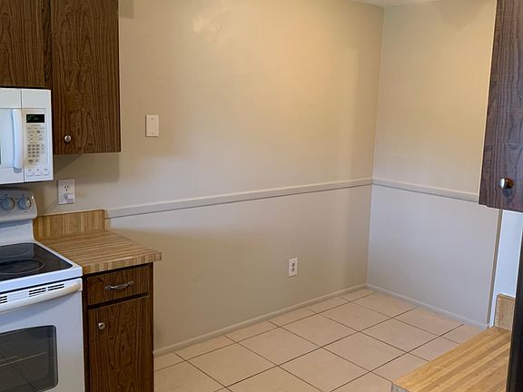 5th image of 1683 Canterbury Cir