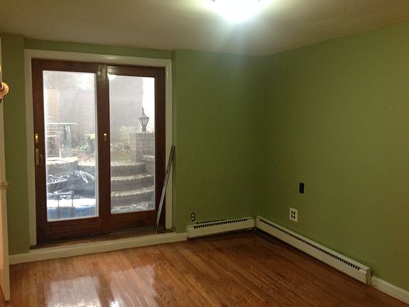 5th image of 353 W 19th St