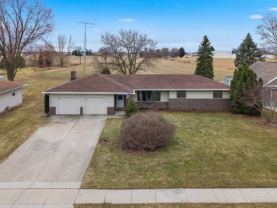 1st image of 820 East Center Street