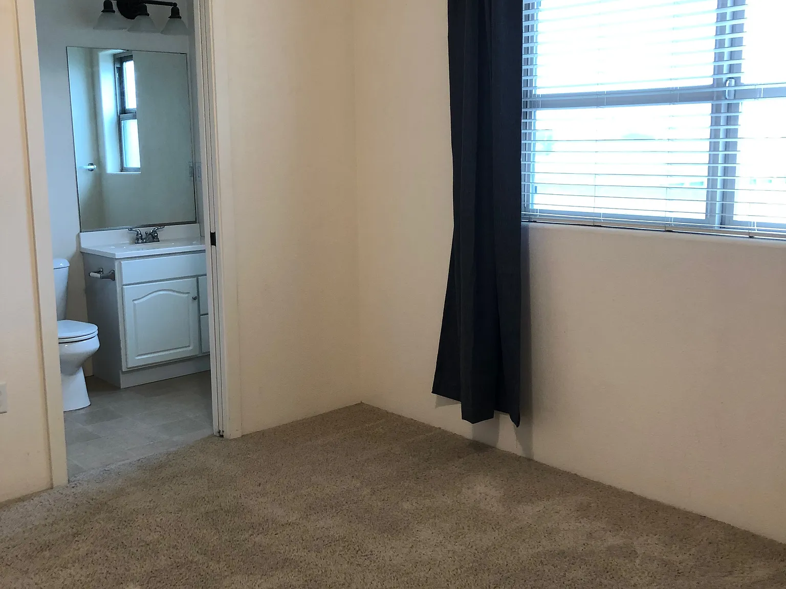 187 Logan Ave — Photo 3