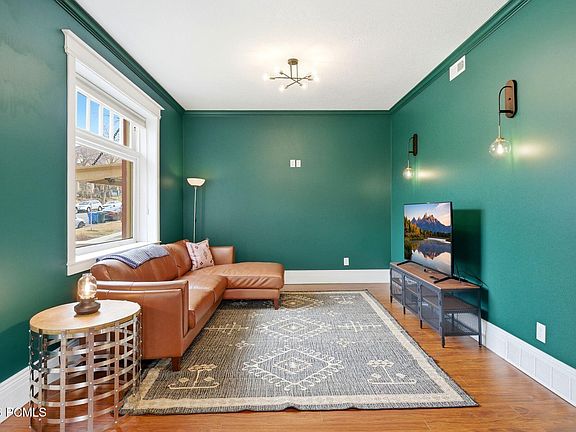5th image of 1154 E 1st Ave