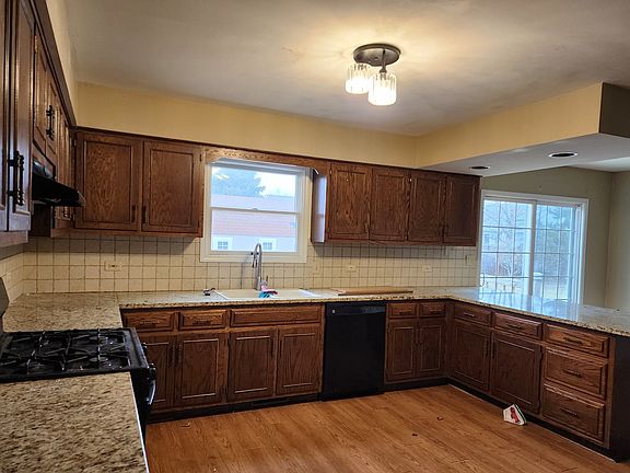 4th image of 25060 Cashel Bay Rd