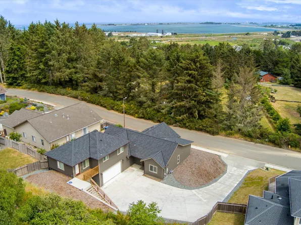 28-30 Blue Spruce Dr, Eureka, CA 95503