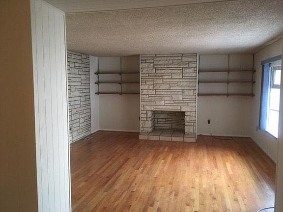 Den / Living Room