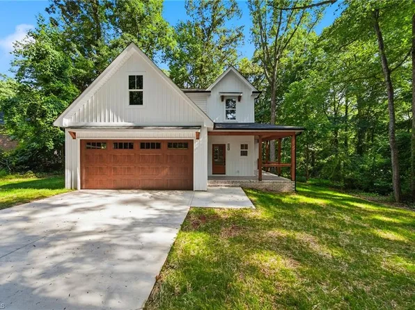 110 Walnut Ave, Yadkinville, NC 27055