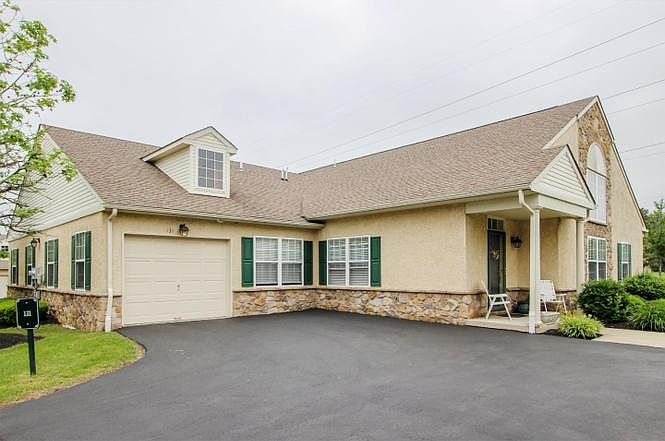 2nd image of 131 Arbour Ct