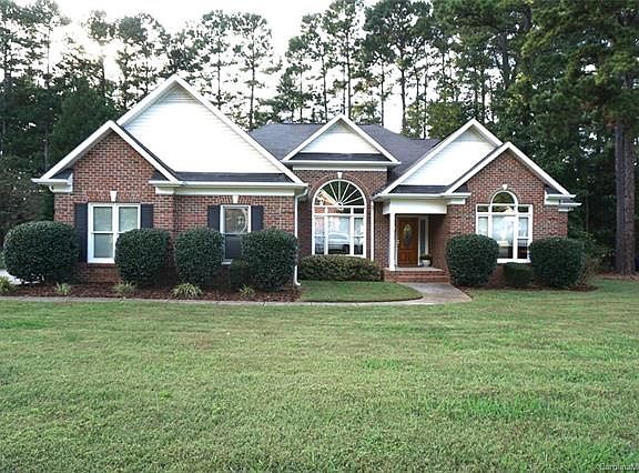 5th image of 135 Lynn Cove Ln