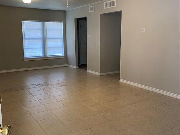 2nd image of 706 Hunter Dr