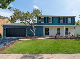 1508 Loyola Dr, Naperville, IL 60565