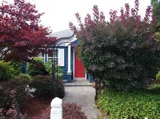 8845 37th Ave SW, Seattle, WA 98126