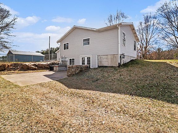 5th image of 4580 Staple Rd