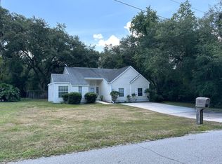 211 Arlington Ave, Lady Lake, FL 32159