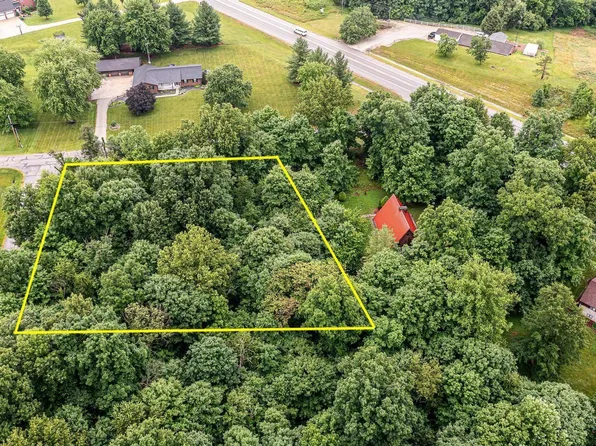 E Maple Dr, Huntingburg, IN 47542