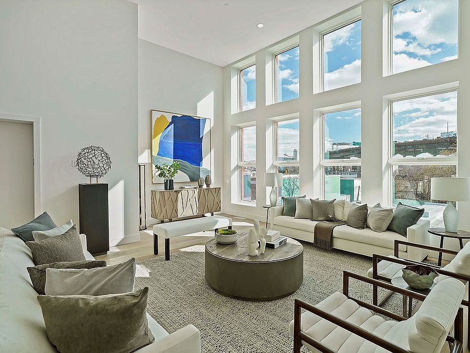 1st image of 45 Garnet St #3A