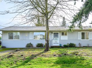 901 S Pine St, Carlton, OR 97111