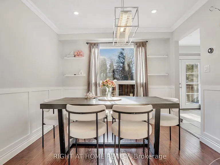 27 Melborne Ct — Photo 5