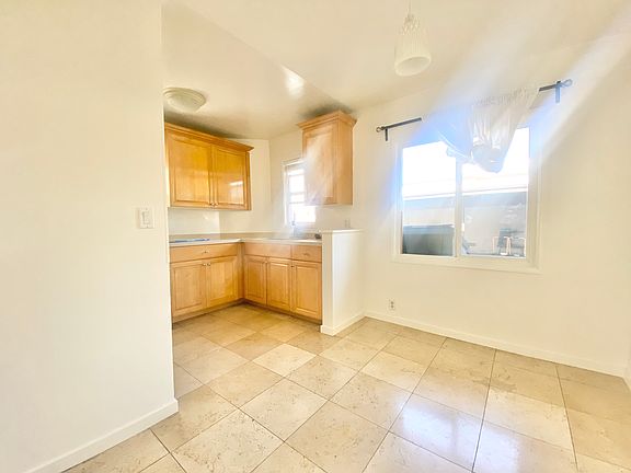 2nd image of 1220 S Shenandoah St APT 3