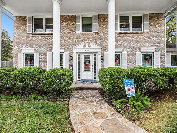 3rd image of 11607 Idlebrook Dr