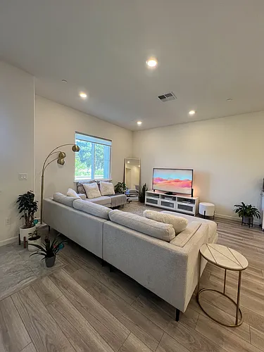 32 Lesina Way Photo 1