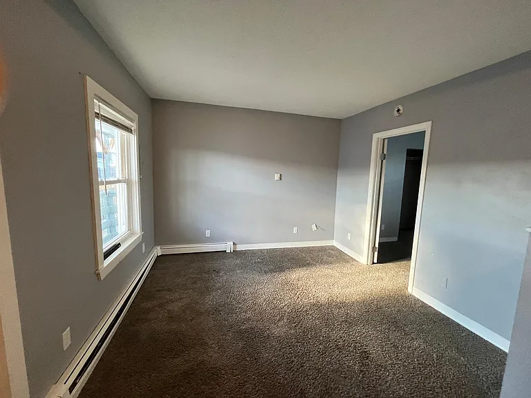 375 Manchester St #3R — Photo 6