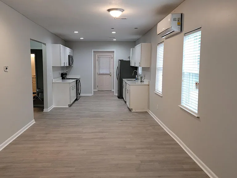 306 W Enterprise St — Photo 5