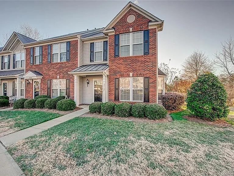 3029 Misty Harbor Cir #F — Photo 1