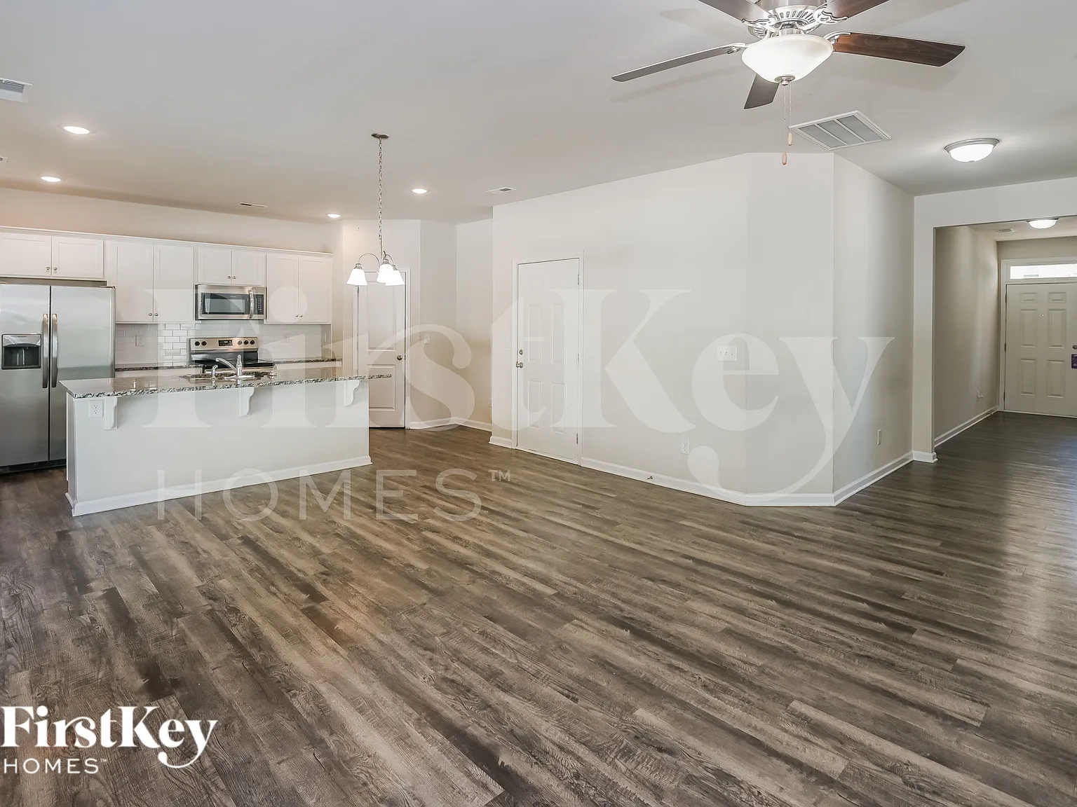 3 bed, 2.5 bath, 1841 sqft, $2,405 — Photo 4