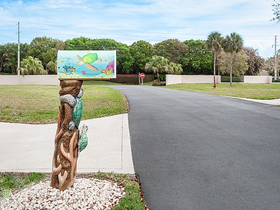 4th image of 8571 SE Quail Ridge Way