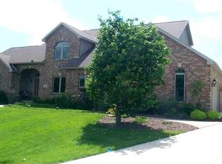 5553 Surrey Ln, Waunakee, WI 53597