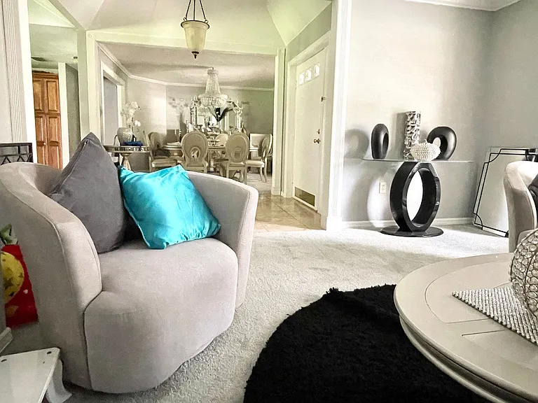 1102 S Sugartree Dr — Photo 29