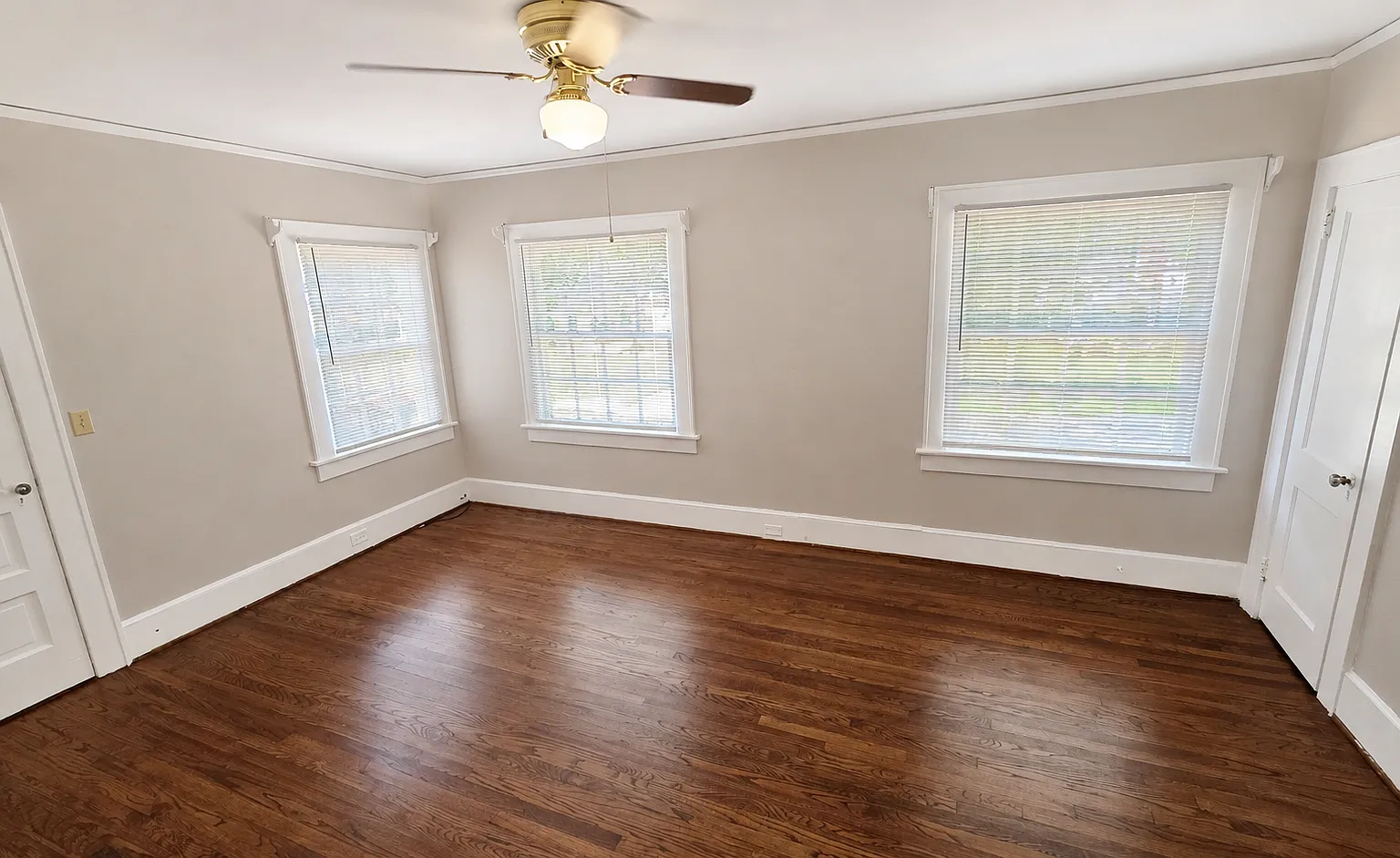 2 Story Cloverdale Historic Duplex — Photo 3
