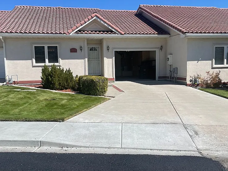 1712 Ruby View Dr — Photo 1