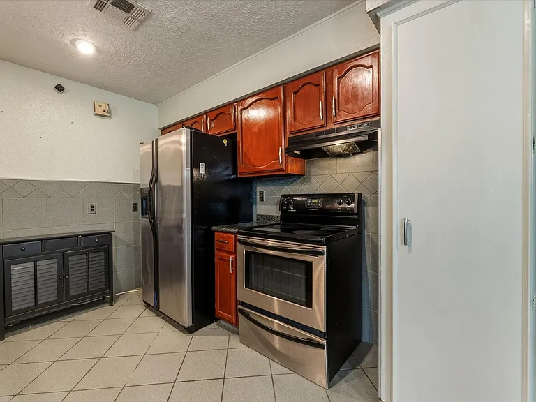 5211 Court Rd — Photo 7