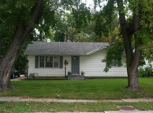 1805 Cole Creek Dr, Omaha, NE 68114