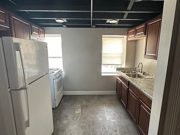 4th image of 3404 Chippewa St #3F